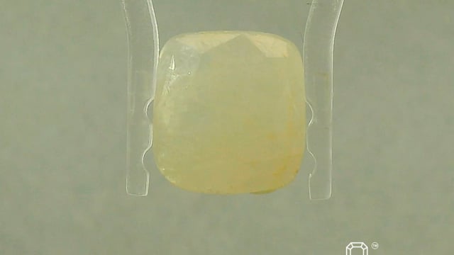 White Sapphire 7.52 Carat — video