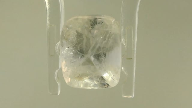Srilankan White Sapphire 3.58 Carat — video