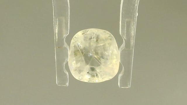 Srilankan White Sapphire 1.53 Carat — video