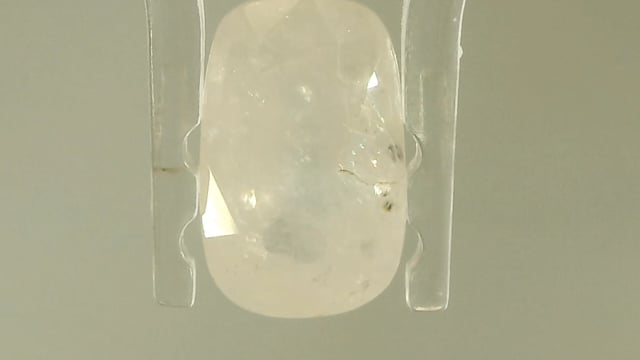 White Sapphire 5.4 Carat — video