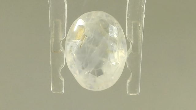 Srilankan White Sapphire 3.03 Carat — video