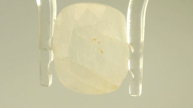 White Sapphire 7.09 Carat — video