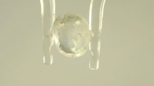 Srilankan White Sapphire 1.97 Carat — video
