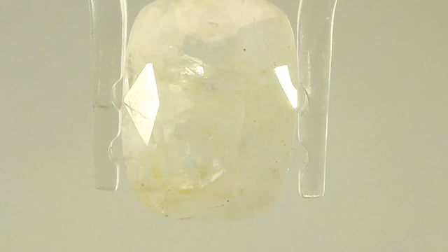 White Sapphire 8.47 Carat — video