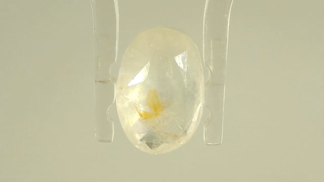 Srilankan White Sapphire 3.99 Carat — video