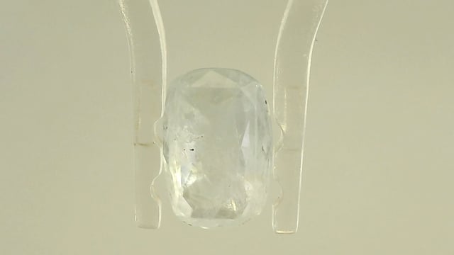 Srilankan White Sapphire 2.39 Carat — video