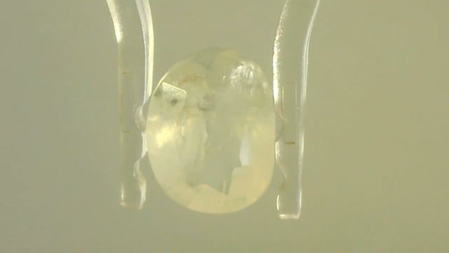 Srilankan White Sapphire 4.22 Carat — video