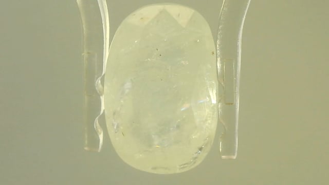 White Sapphire 7.94 Carat — video