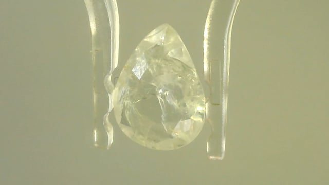Srilankan White Sapphire 2.19 Carat — video