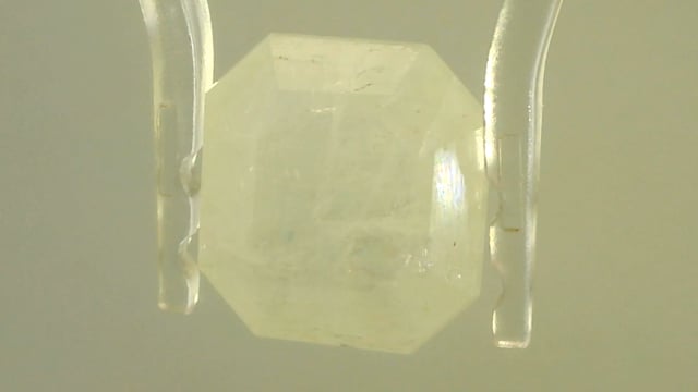 White Sapphire 8.15 Carat — video