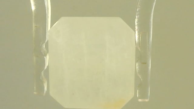 White Sapphire 6.53 Carat — video