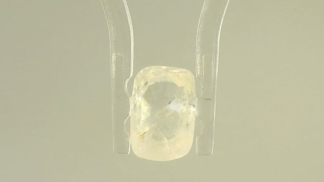 Srilankan White Sapphire 2.18 Carat — video