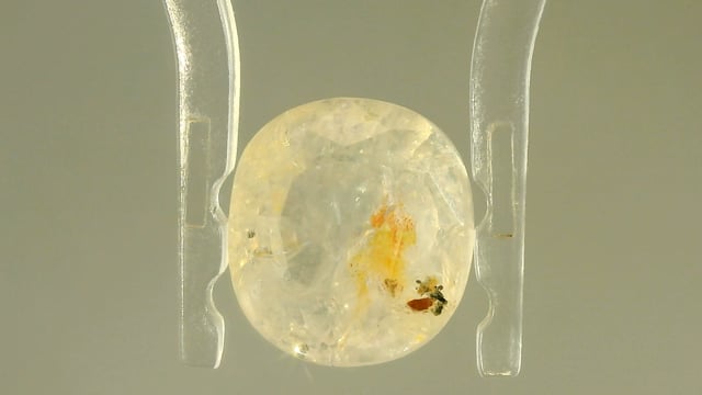 Srilankan White Sapphire 3.95 Carats — video