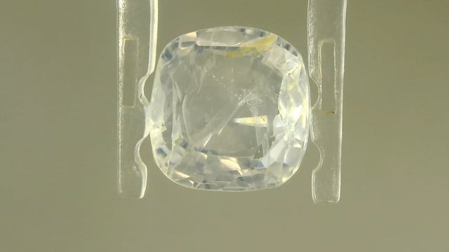 Srilankan White Sapphire 4.55 Carats — video