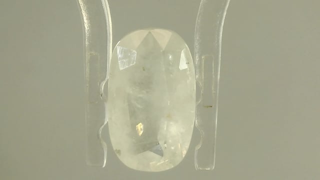Srilankan White Sapphire 3.66 Carats — video