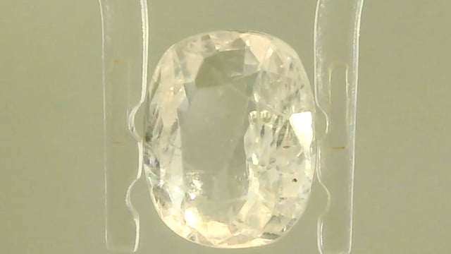 Srilankan White Sapphire 3.94 Carats — video