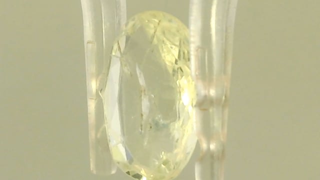 Srilankan White Sapphire 3.45 Carats — video