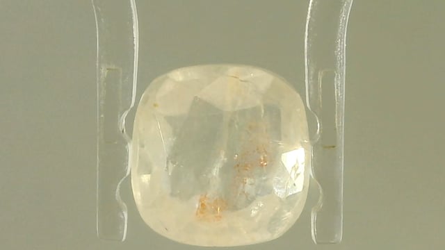 Srilankan White Sapphire 4.2 Carats — video