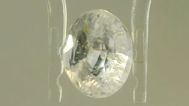 Srilankan White Sapphire 4.39 Carats — video