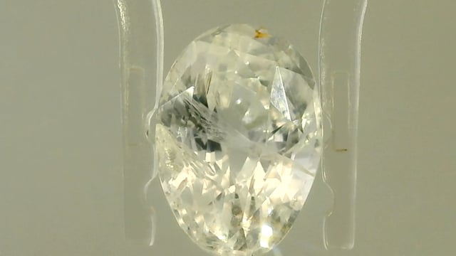 Srilankan White Sapphire 5.1 Carats — video