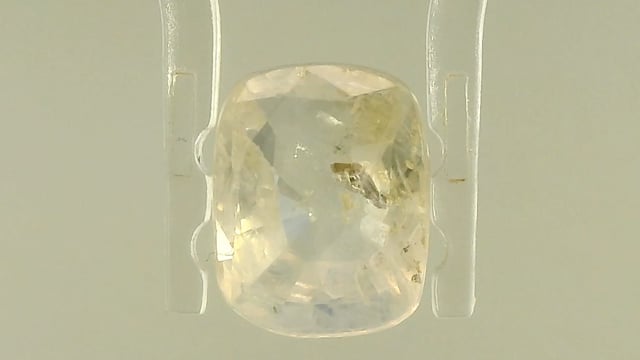 Srilankan White Sapphire 3.77 Carats — video