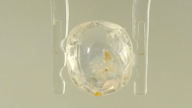 Srilankan White Sapphire 3.99 Carats — video