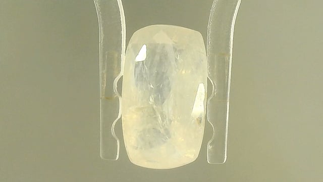 Srilankan White Sapphire 3.71 Carats — video