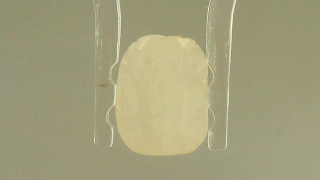 White Sapphire 3.79 Carats — video