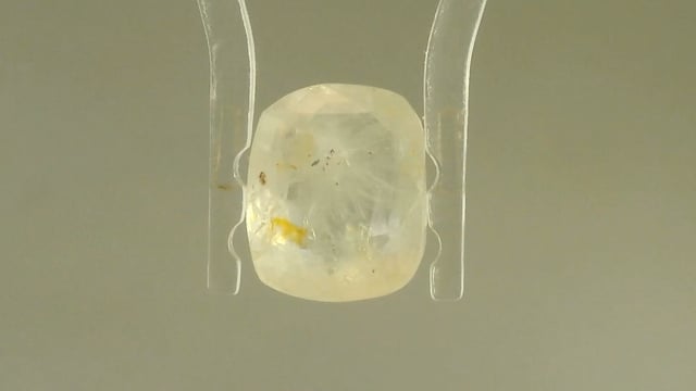 Srilankan White Sapphire 4.55 Carats — video