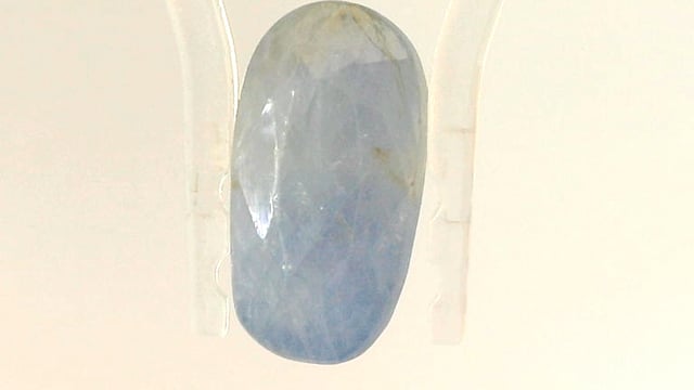 Blue Sapphire 7.84 Carat — video