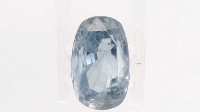 Srilankan Blue Sapphire 4.2 Carats — video
