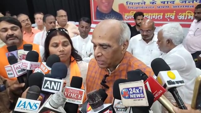 सांसद रत्न पुरस्कार मिलने के बाद डुमरियागंज पहुंचे सांसद जगदंबिका पाल, जगह-जगह हुआ भव्य स्वागत
