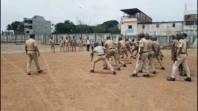 गणेशोत्सवच्या पार्श्वभूमीवर उदगीर शहरात पोलिसांचा रुट मार्च
