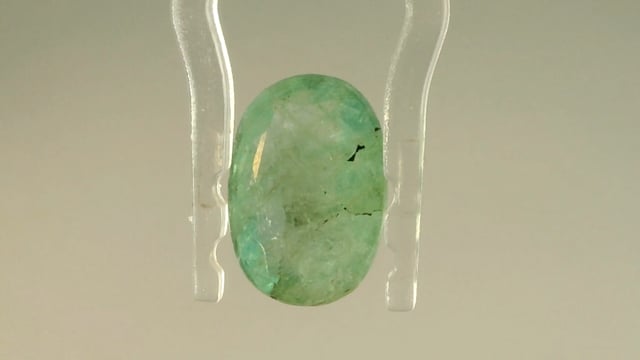 Columbian Emerald 3.75 Carat — video