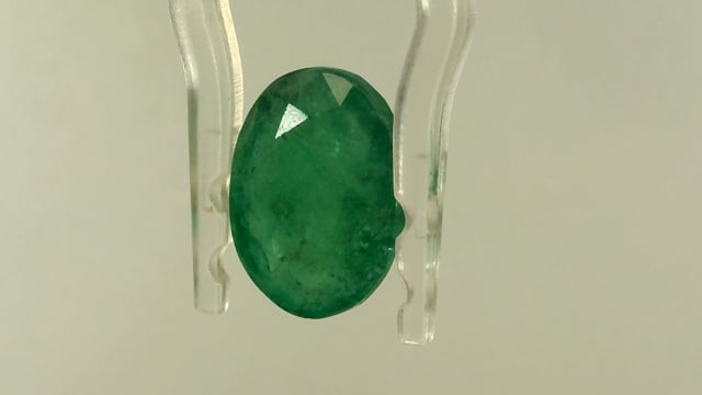 Brazilian Emerald 4.08 Carat — video