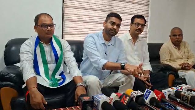 बांका पहुंचे पंचायती राज मंत्री दीपक प्रकाश प्रेस कॉन्फ्रेंस कर परिसीमन और चुनाव को लेकर दी महत्वपूर्ण जानकारी 