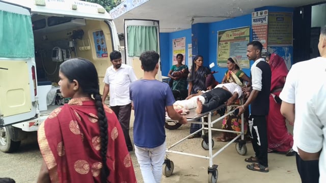 पिकअप ने बाइक में मारी टक्कर, चालक गंभीर रूप से जख्मी,बांका रेफर।