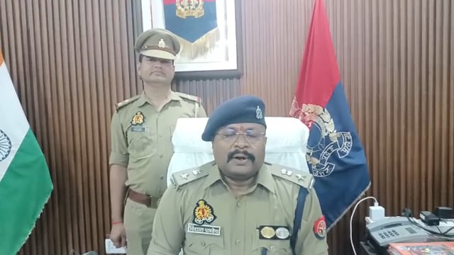 बलरामपुर 25हजार का इनामी चोर गिरफ्तार 