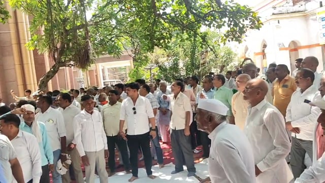 बिजनौर: यूजीसी रोलबैक को लेकर बिजनौर कलेक्ट पर स्वर्ण समाज के बीच  पहुंचे श्री शेर सिंह राणा जोरदार हुआ स्वागत