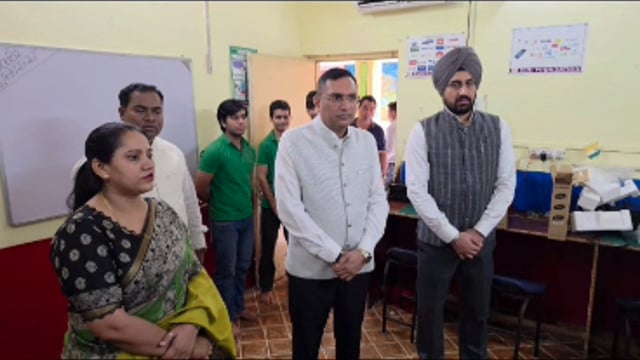 MANT-किशोर के उज्जवल भविष्य के लिए न्यायपालिका की पहल, 05 कंप्यूटर, किए भेंट,,