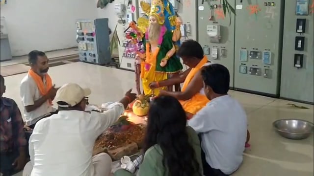 प्रखंड में धूमधाम से की गई बाबा विश्वकर्मा की पूजा अर्चना
