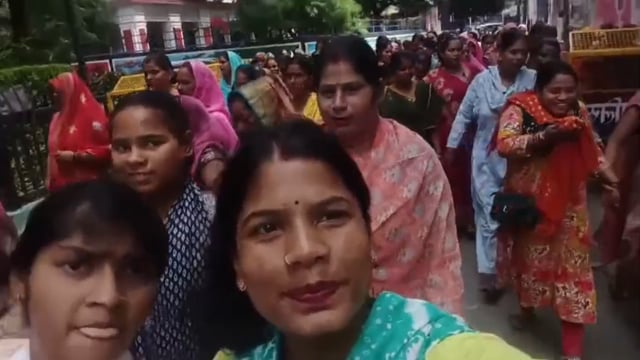 वेतन विसंगतियों पर आंगनबाड़ी कार्यकत्रियों का प्रदर्शन
रामलीला मैदान से कलेक्ट्रेट तक पैदल मार्च, मुख्यमंत्री के नाम सौंपा ज्ञापन