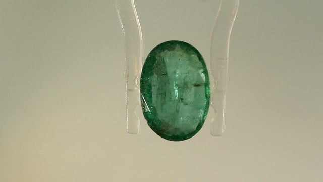 Zambian  Panna 2.57 Carat — video