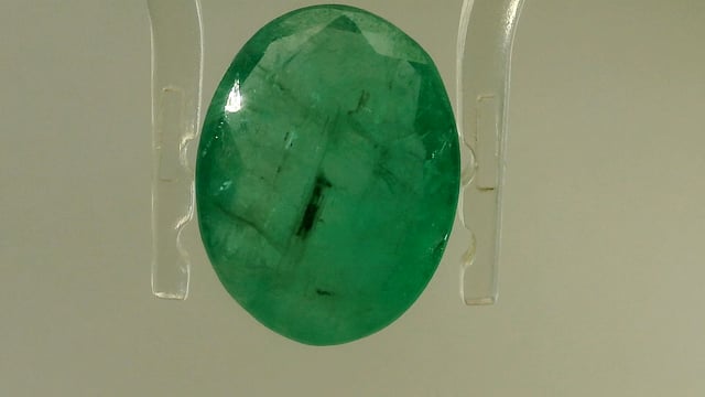 Brazilian Emerald 5.37 Carat — video