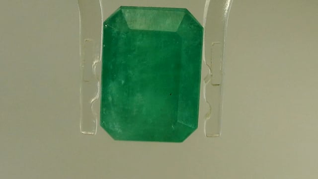 Brazilian Emerald 6.59 Carat — video