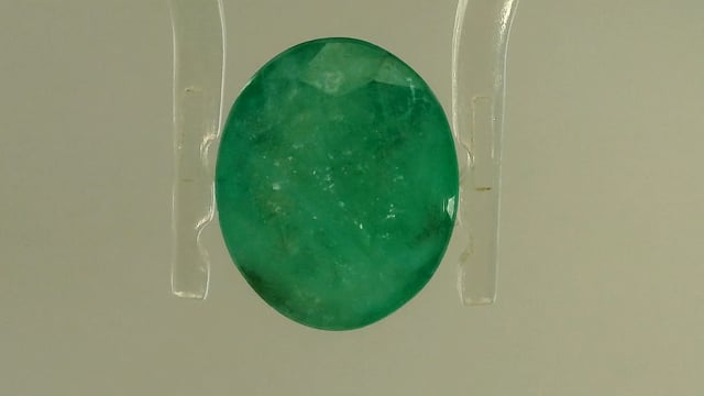 Brazilian Emerald 4.93 Carat — video