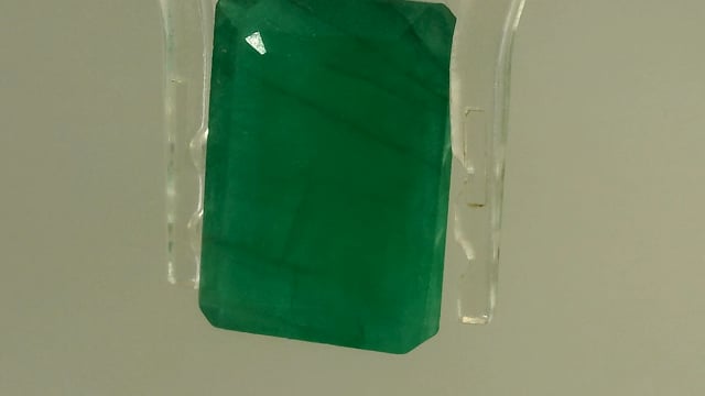 Brazilian Emerald 6.37 Carat — video