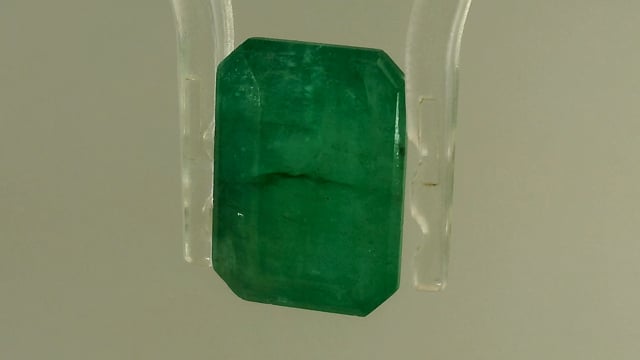 Brazilian Emerald 5.23 Carat — video