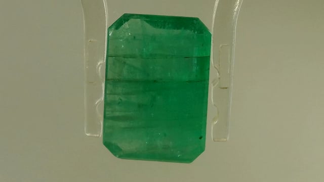 Brazilian Emerald 4.08 Carat — video