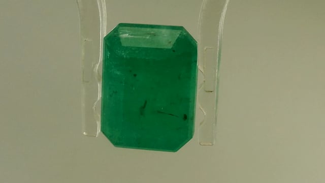 Brazilian Budh Ratna 5.99 Carat — video